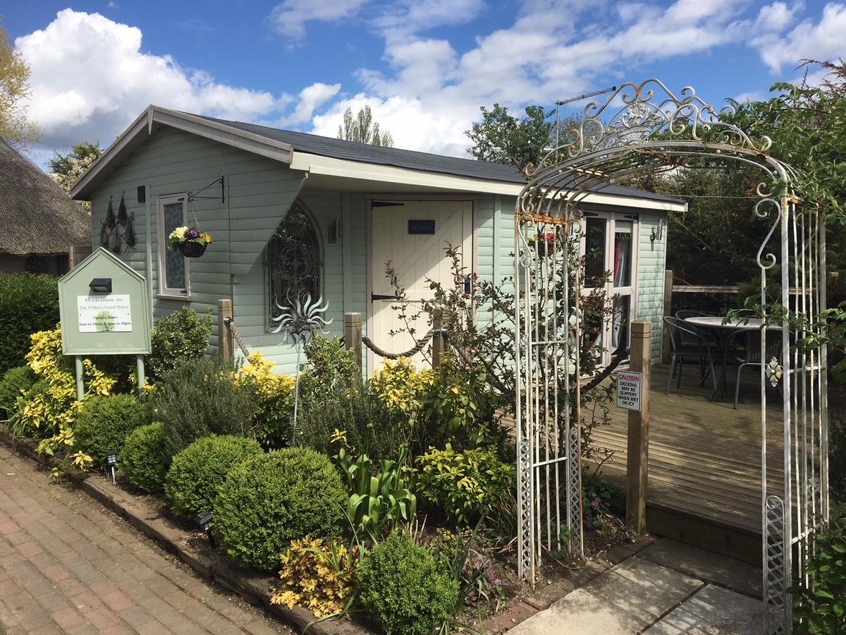 The Willows Guest House Takeley Dış mekan fotoğraf